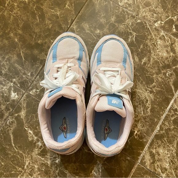 New Balance 990v5 Shoes - Cherry Blossom/Team Carolina - Picture 3 of 8